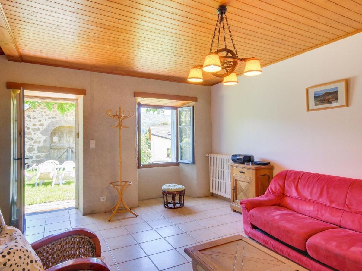 Beautiful Villa In The Parc Des Volcans D Auvergne Vic-sur-Cère Exterior foto