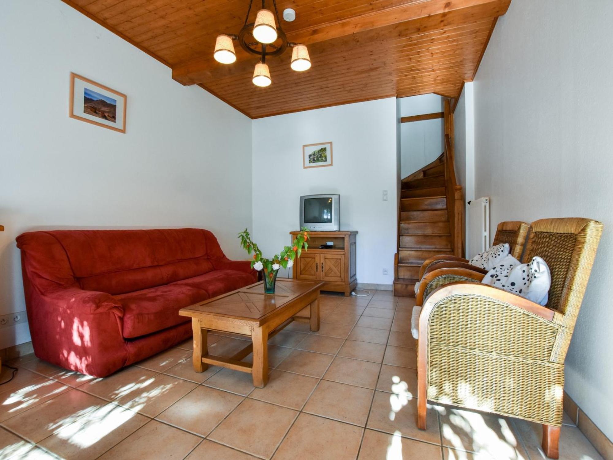 Beautiful Villa In The Parc Des Volcans D Auvergne Vic-sur-Cère Exterior foto